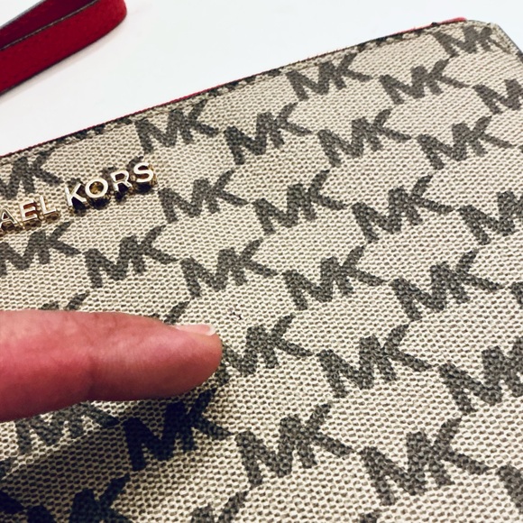 MICHAEL KORS, Large Wristlet Red Zipper Credit Card Holder - Picture 10 of 11